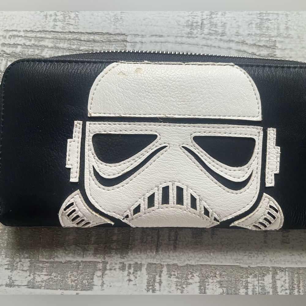 Loungefly Star Wars storm trooper wallet NWT see notes